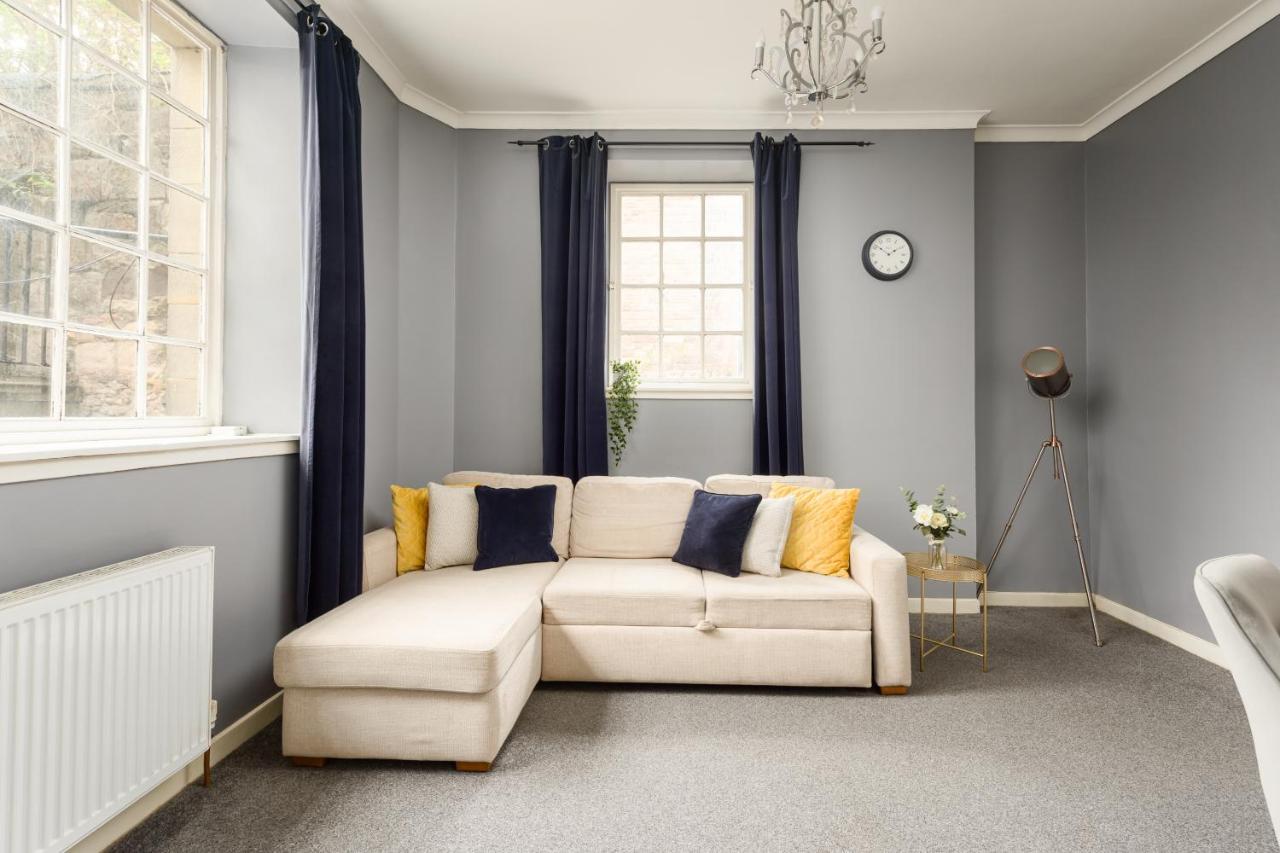 2 BR Royal Mile Apartment Edinburgh Dış mekan fotoğraf