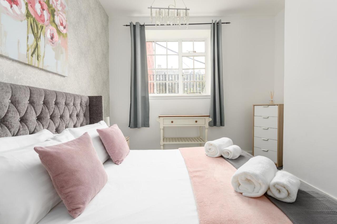 2 BR Royal Mile Apartment Edinburgh Dış mekan fotoğraf