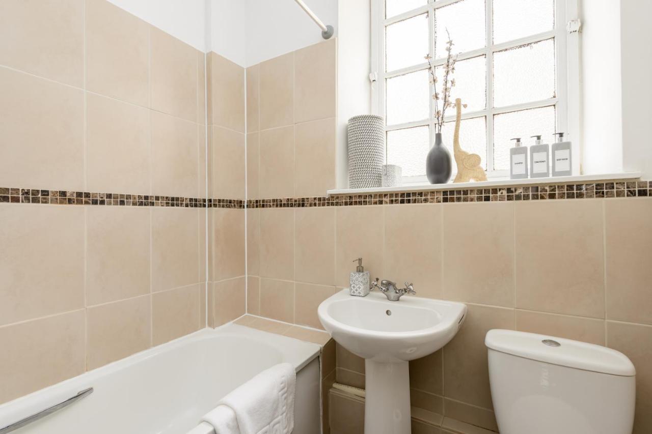 2 BR Royal Mile Apartment Edinburgh Dış mekan fotoğraf